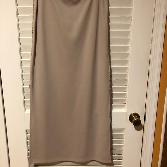 Tan skirt - Picture 1 of 4